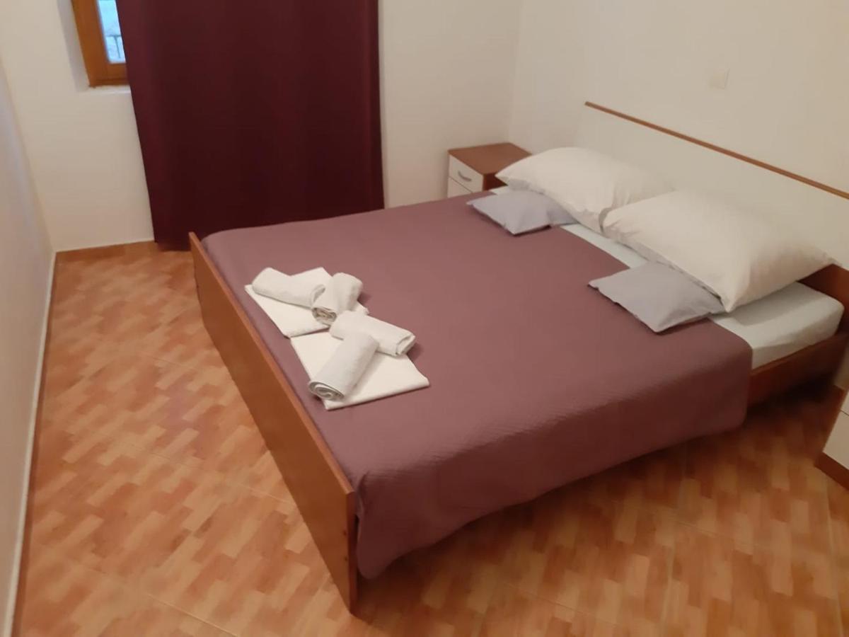 Apartments Knezic イグラネ エクステリア 写真