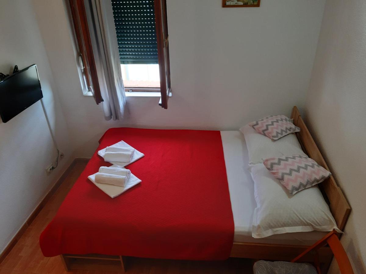 Apartments Knezic イグラネ エクステリア 写真